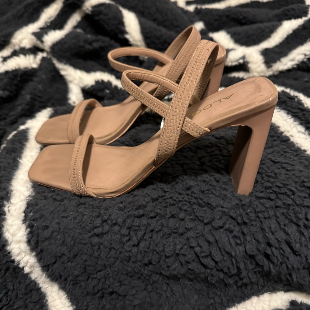 ALDO STRAPPY BEIGE HEELS